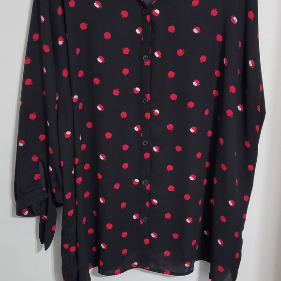 Catherine's - Set of 4 - 3X - Button down Light fabric, shirts - Picture 3 of 8